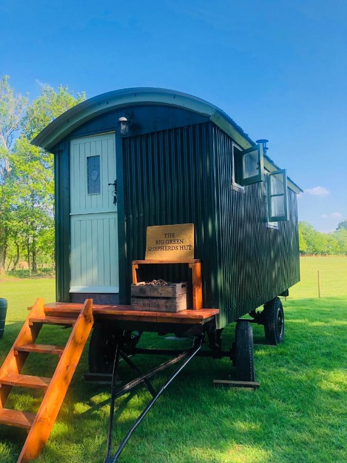 The Big Green Shepherds Hut تشارلوود المظهر الخارجي الصورة