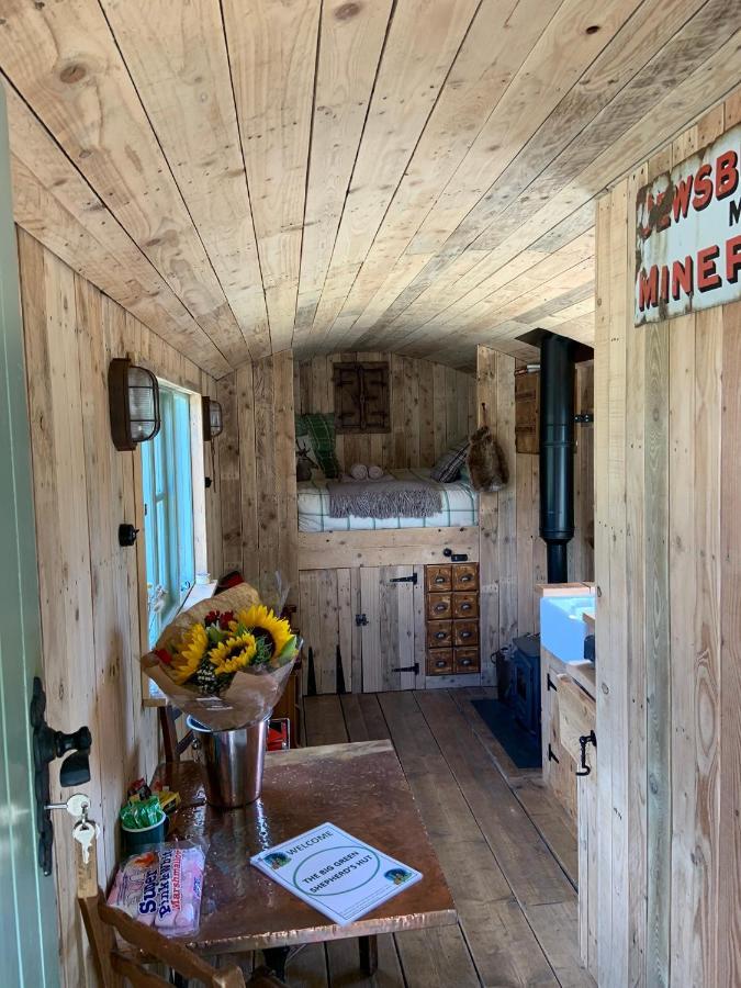 The Big Green Shepherds Hut تشارلوود المظهر الخارجي الصورة